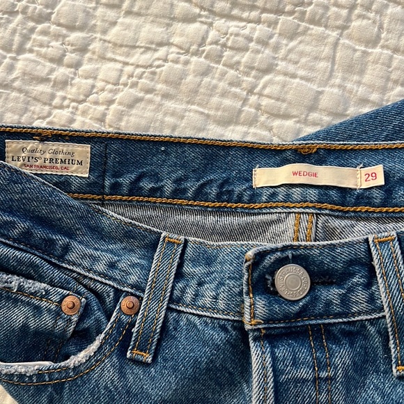 NWT Levi’s Wedgie Icon Jeans in Athen’s Asleep - Picture 9 of 10